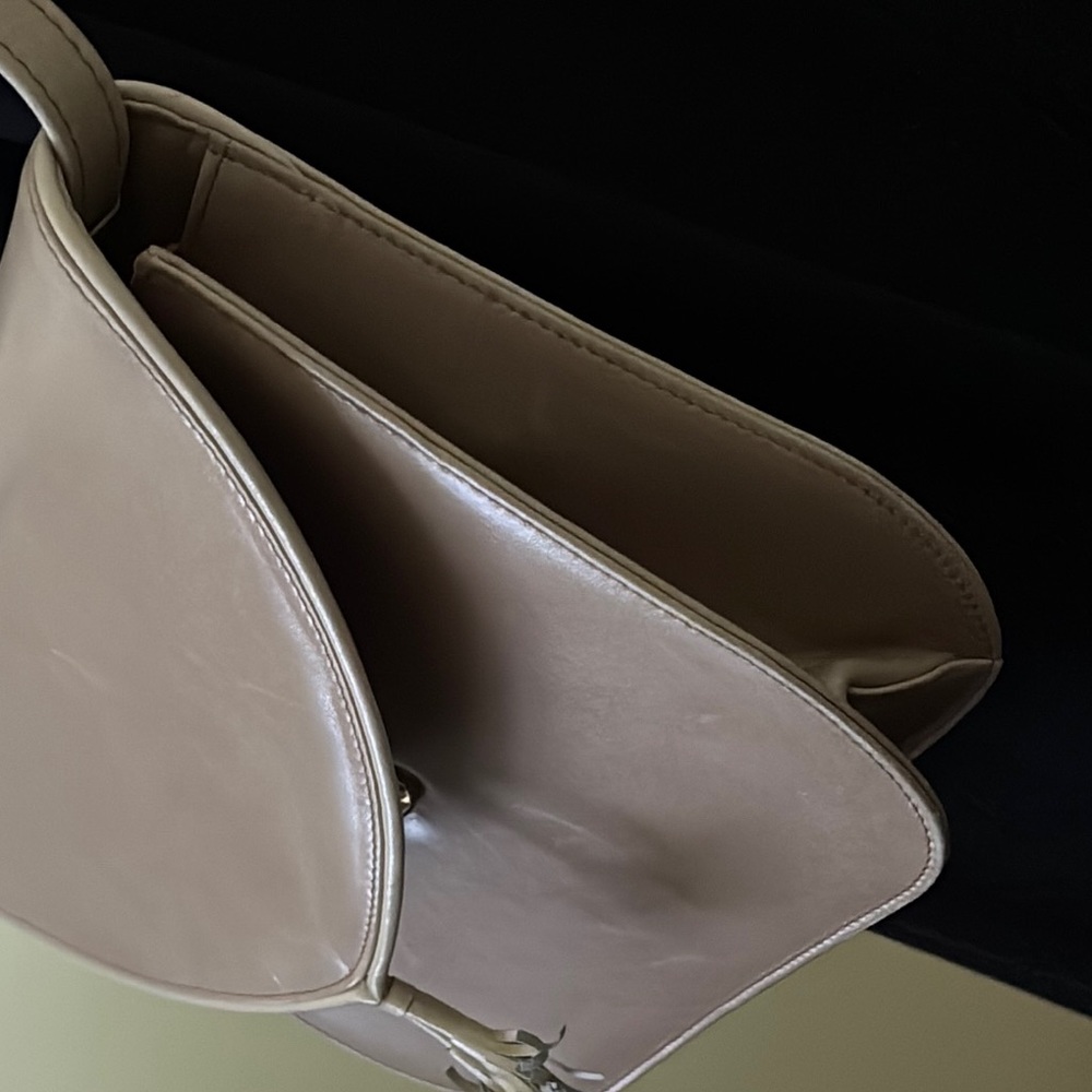 Chic Salvatore Ferragamo Taupe Crossbody Bag with Sleek Design and leather Strap - Picture 12 of 14